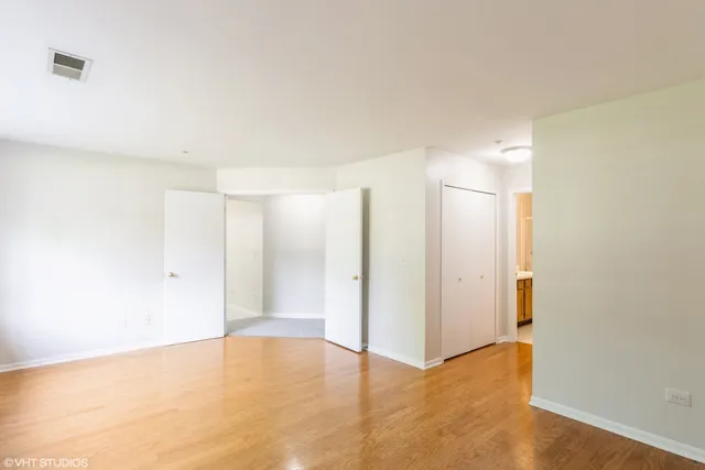 $2,350 | 1412 West Crane Street, Unit 1, Arlington Heights, IL 60004