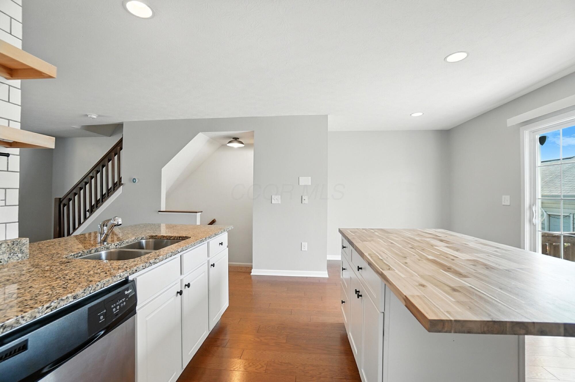 6169 Needletail Road Columbus, OH 43230 - Photo 15 of 57 Eat-In Kitchen
