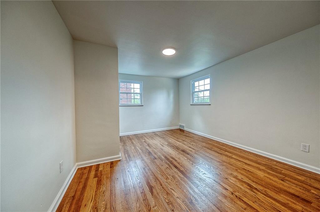 349 Orchard Spring Road Pittsburgh, PA 15220 - Photo 14 of 29 Gallery Image 14