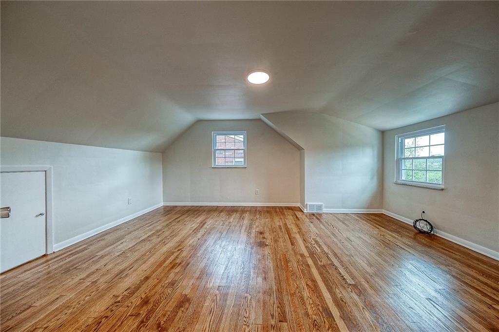 349 Orchard Spring Road Pittsburgh, PA 15220 - Photo 17 of 29 Gallery Image 17