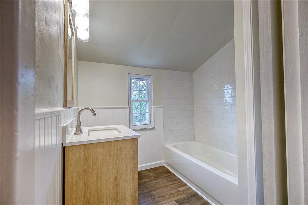 349 Orchard Spring Road Pittsburgh, PA 15220 - Photo 18 of 29 Gallery Image 18