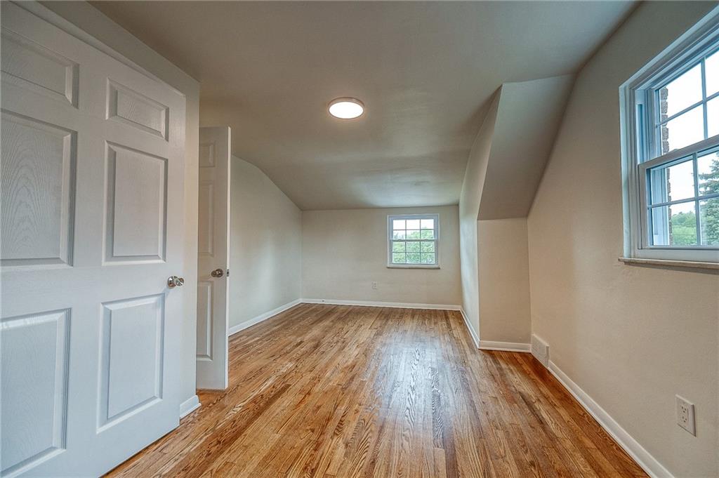 349 Orchard Spring Road Pittsburgh, PA 15220 - Photo 19 of 29 Gallery Image 19