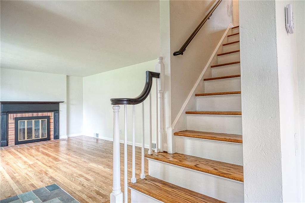349 Orchard Spring Road Pittsburgh, PA 15220 - Photo 2 of 29 Gallery Image 2
