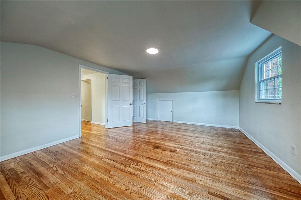 349 Orchard Spring Road Pittsburgh, PA 15220 - Photo 21 of 29 Gallery Image 21