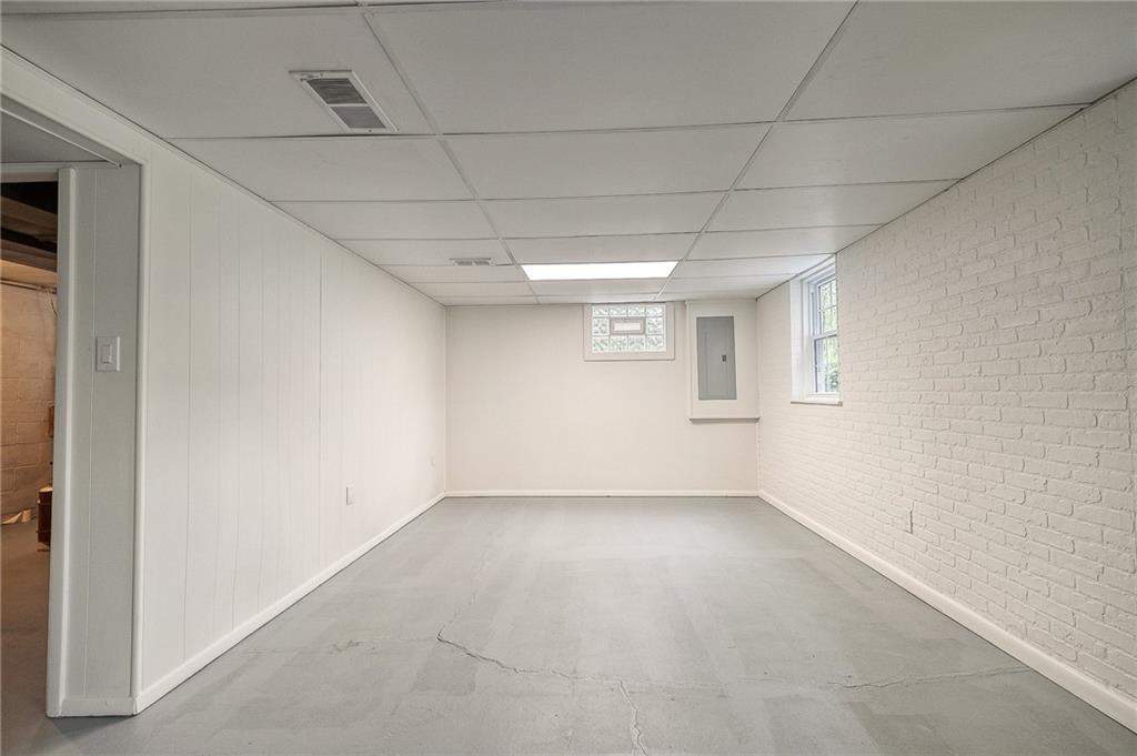 349 Orchard Spring Road Pittsburgh, PA 15220 - Photo 23 of 29 Gallery Image 23