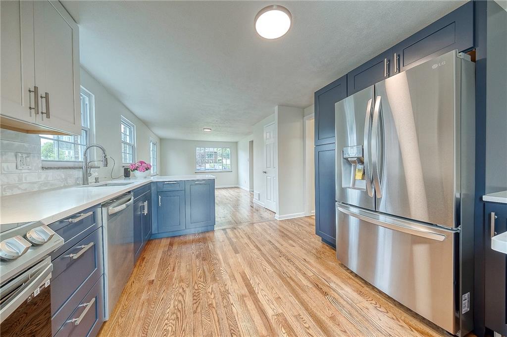 349 Orchard Spring Road Pittsburgh, PA 15220 - Photo 3 of 29 Gallery Image 3