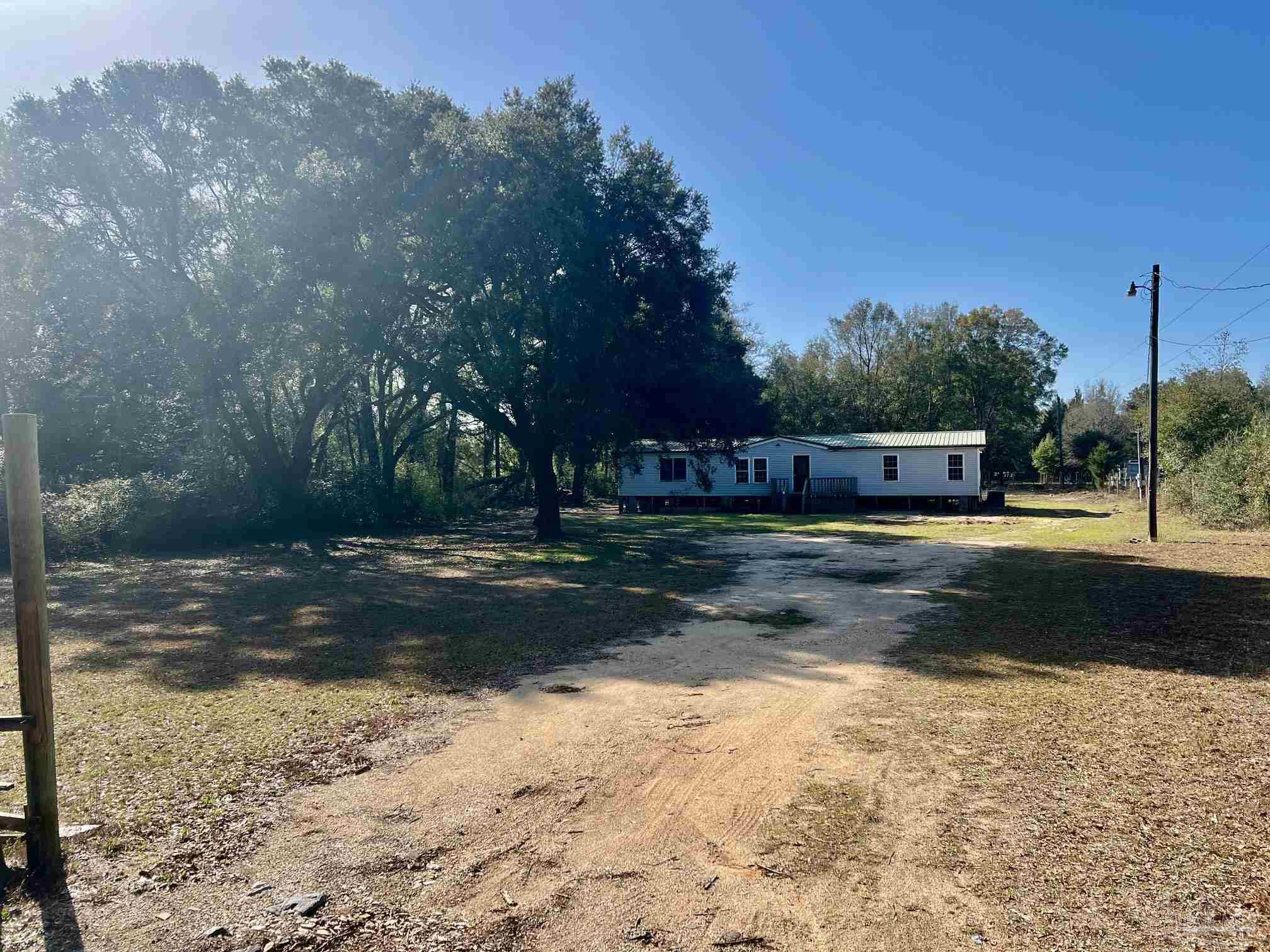 8281 Welcome Road Milton, FL 32583 - Photo 3 of 12 Gallery Image 3