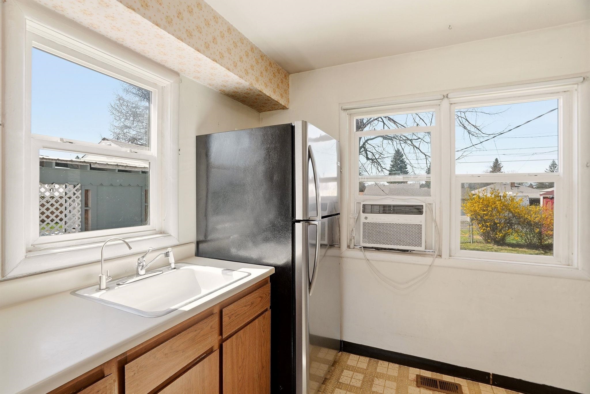 5723 North Cannon Street Spokane, WA 99205 - Photo 10 of 19