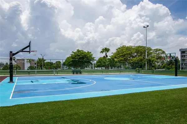 $3,300 | 1800 Northeast 114th Street, Unit 1502, Miami, FL 33181