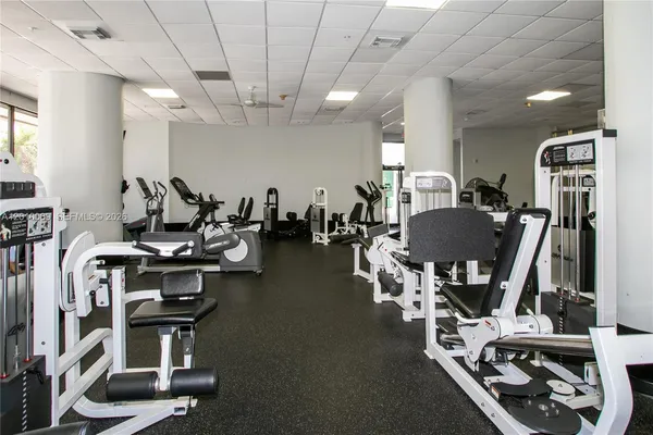 $3,300 | 1800 Northeast 114th Street, Unit 1502, Miami, FL 33181