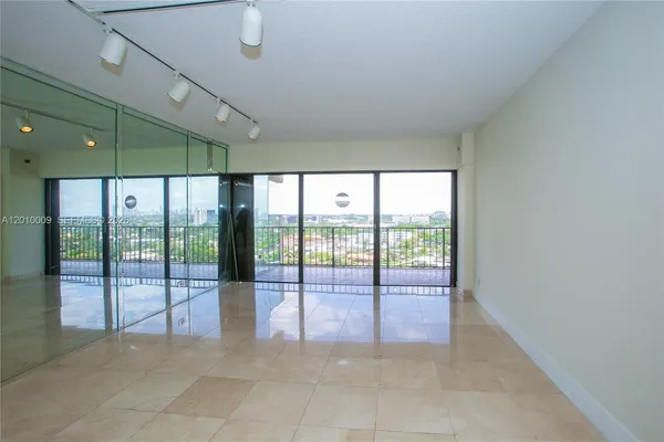 $3,300 | 1800 Northeast 114th Street, Unit 1502, Miami, FL 33181