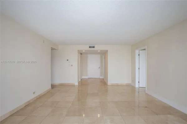 $3,300 | 1800 Northeast 114th Street, Unit 1502, Miami, FL 33181