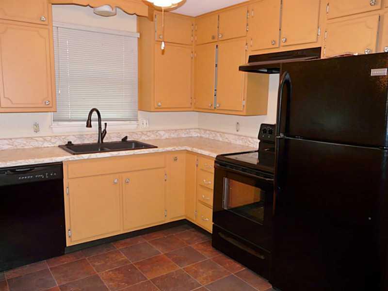 718 Piccadilly Road Anderson, IN 46013 - Photo 2 of 14 Gallery Image 2