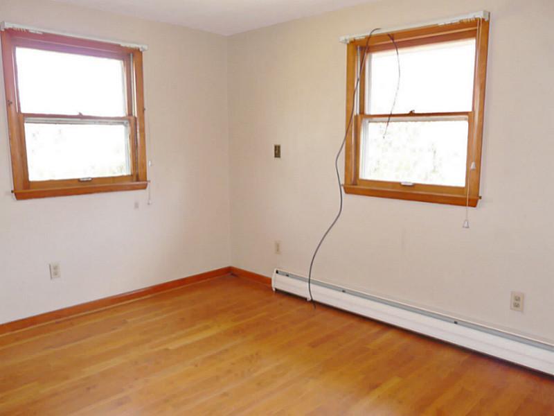 718 Piccadilly Road Anderson, IN 46013 - Photo 8 of 14 Gallery Image 8