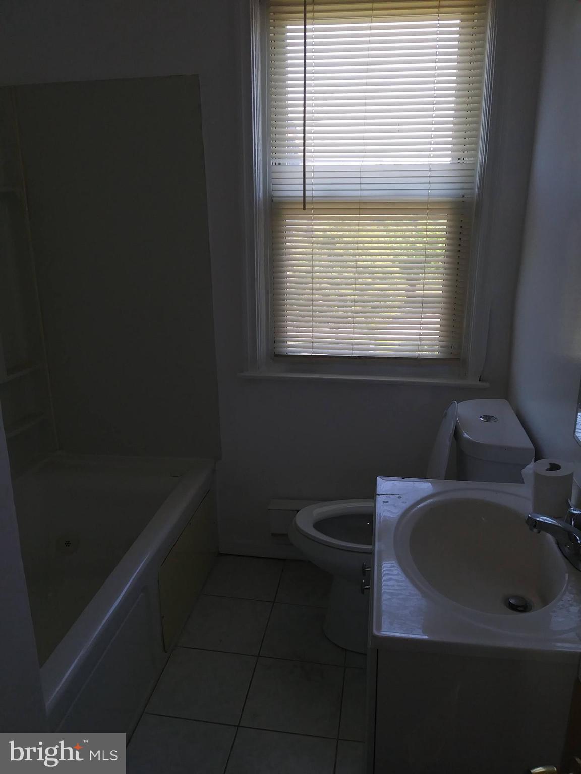 4024 Hillen Road Baltimore, MD 21218 - Photo 6 of 25 Gallery Image 6