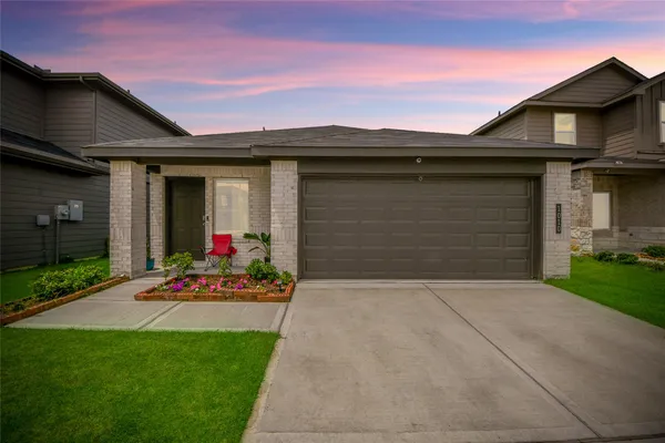 $294,990 | 1010 Muscadine Vine Lane, Houston, TX 77090