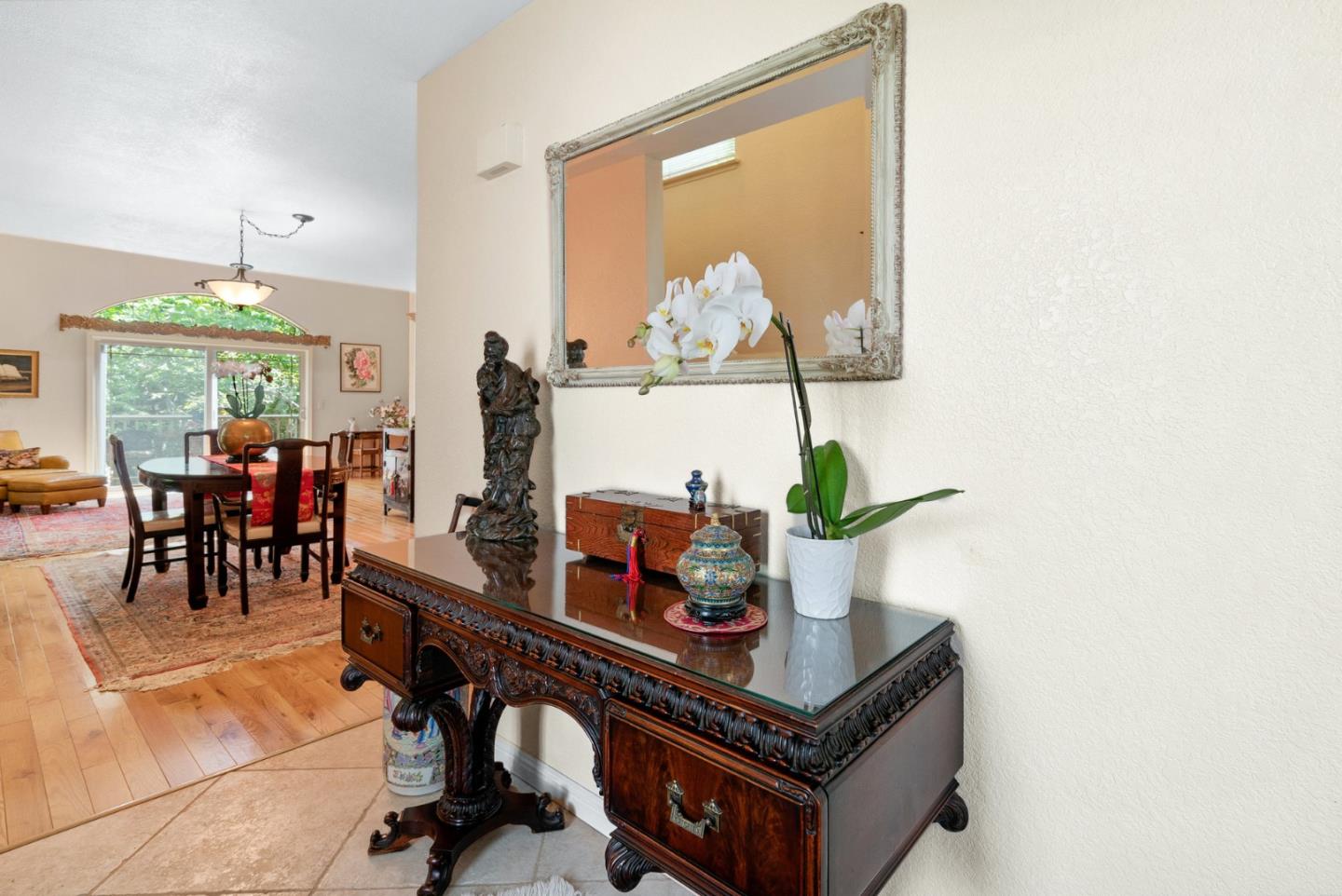 103 Stoney Creek Road Santa Cruz, CA 95060 - Photo 8 of 44 a room with table and chairs