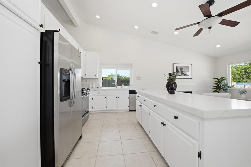 305 Via Metates Oceanside, CA 92057 - Photo 8 of 31 Kitchen