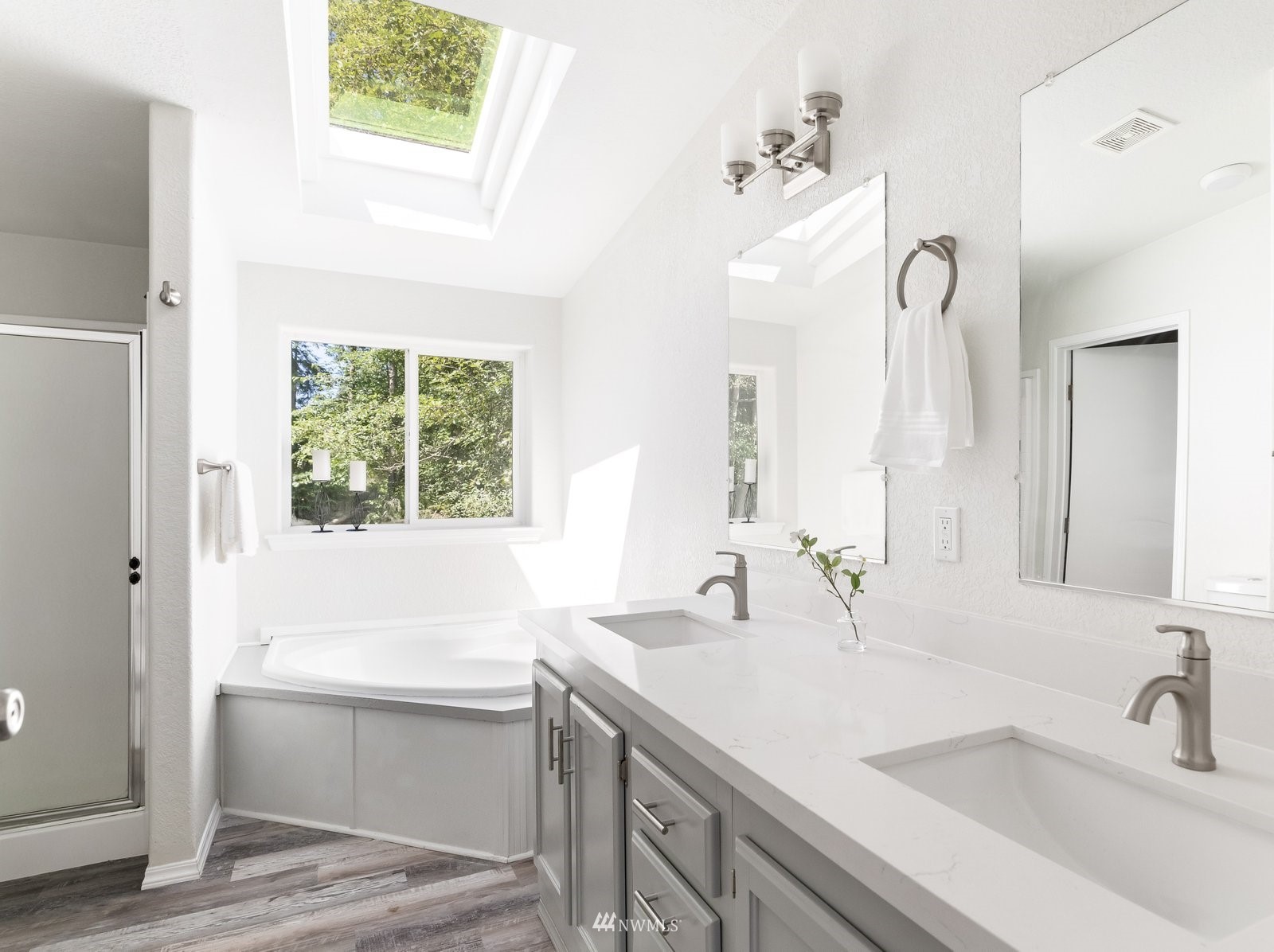 4429 Lyon Road Oak Harbor, WA 98277 - Photo 14 of 25 Gallery Image 14