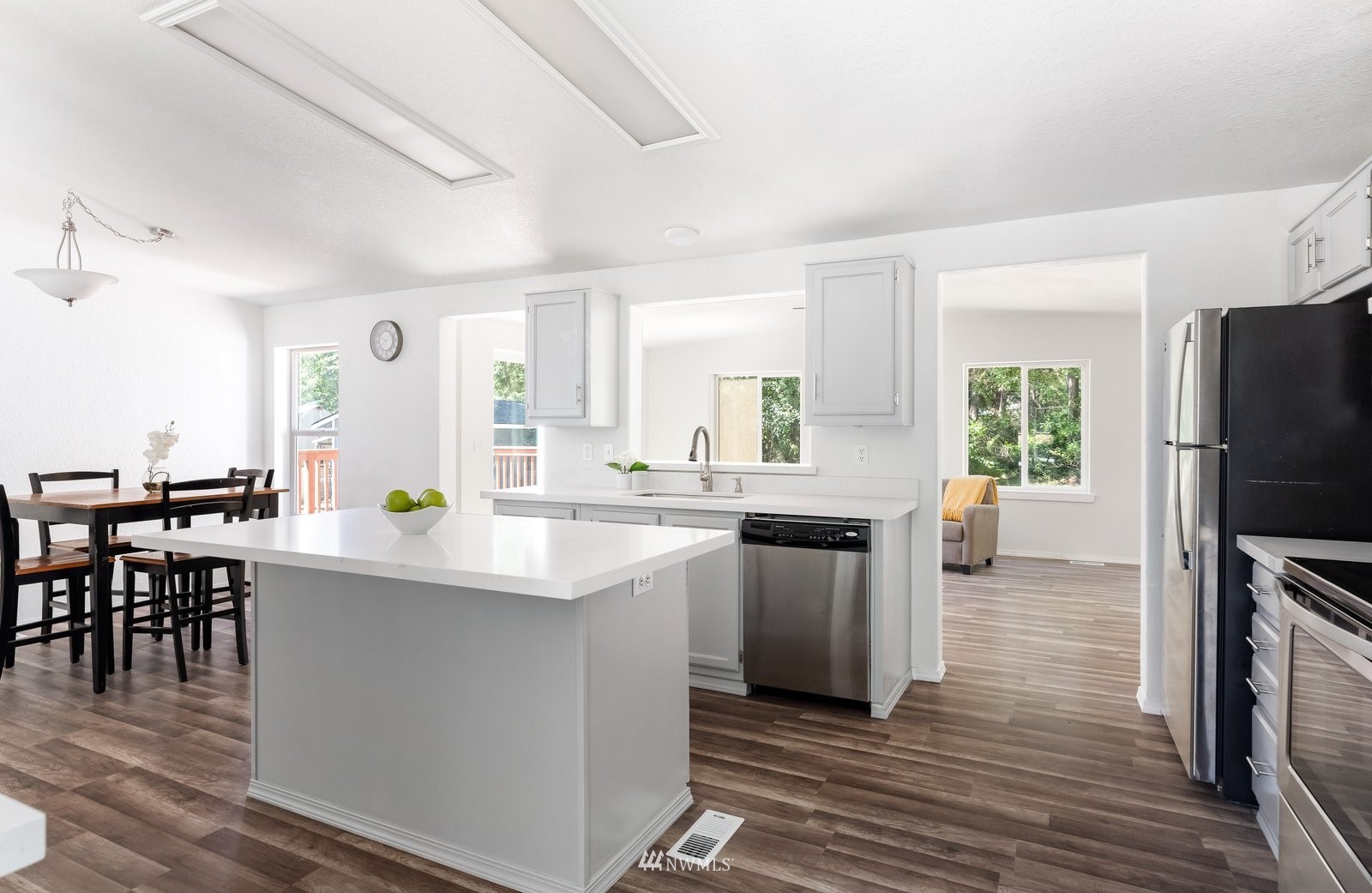 4429 Lyon Road Oak Harbor, WA 98277 - Photo 8 of 25 Gallery Image 8