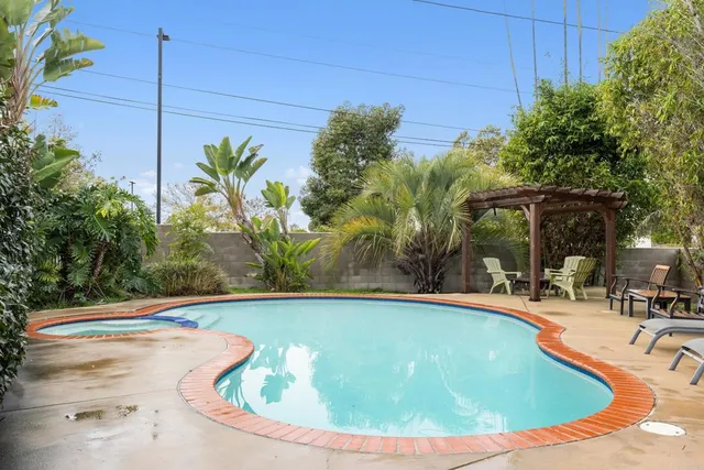 $749,000 | 855 Rosemary Lane, Vista, CA 92081