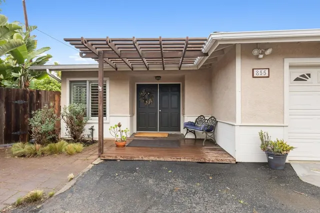 $749,000 | 855 Rosemary Lane, Vista, CA 92081