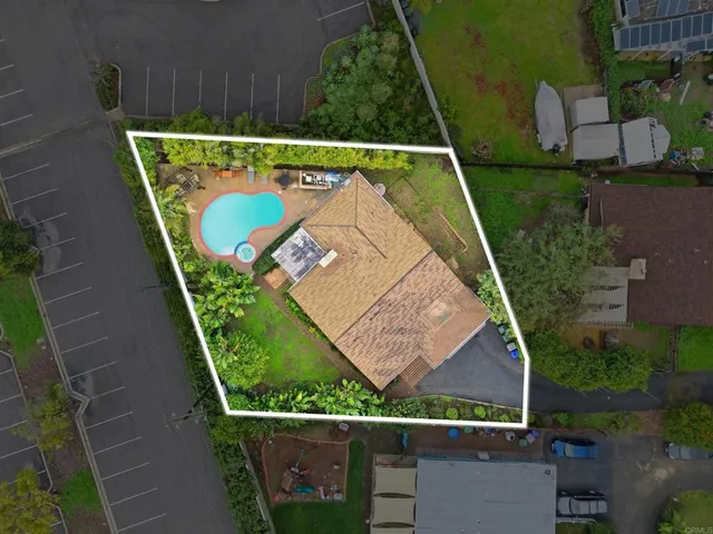 $749,000 | 855 Rosemary Lane, Vista, CA 92081