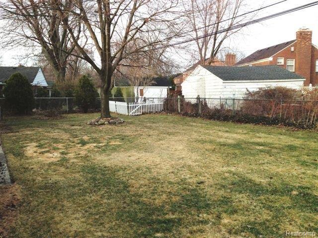 437 Lexington Road Grosse Pointe, MI 48236 - Photo 18 of 18 Yard