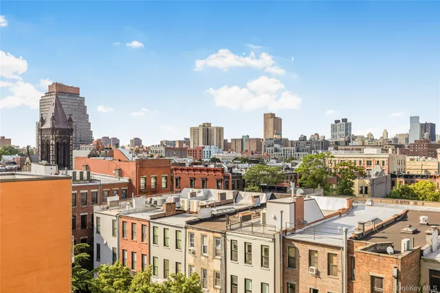 a picture of city view