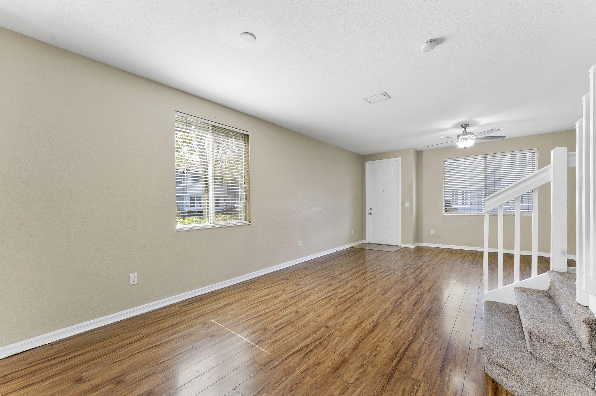 1955 Hibiscus Lane Riviera Beach, FL 33404 - Photo 7 of 30 Dinning Area