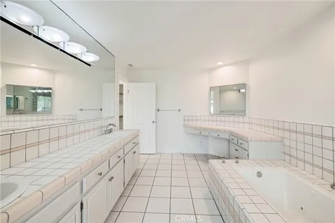 $1,649,000 | 1707 Marshallfield Lane, Unit B, Redondo Beach, CA 90278