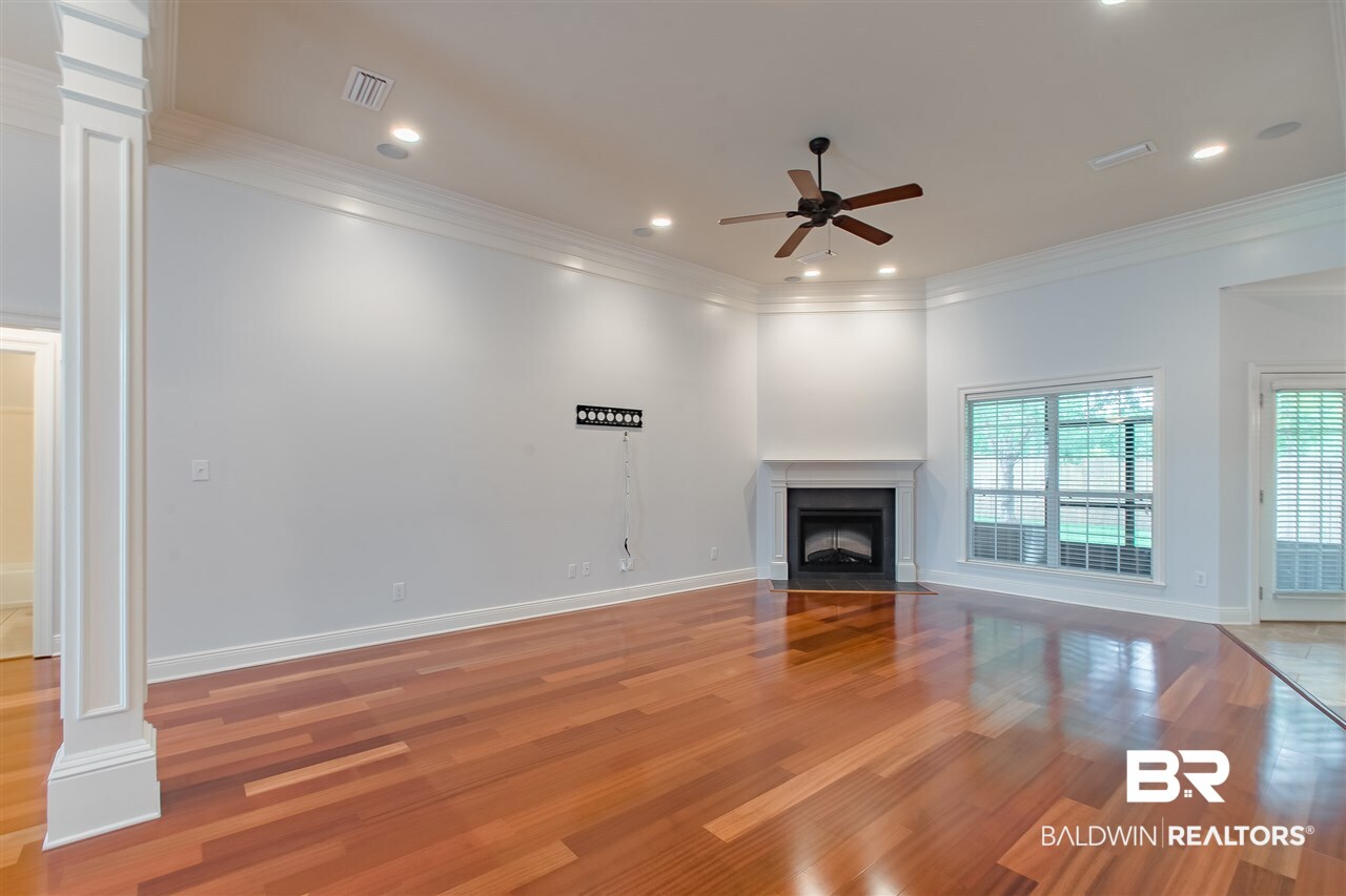 3235 McRae Drive Mobile, AL 36695 - Photo 9 of 32 Family Room