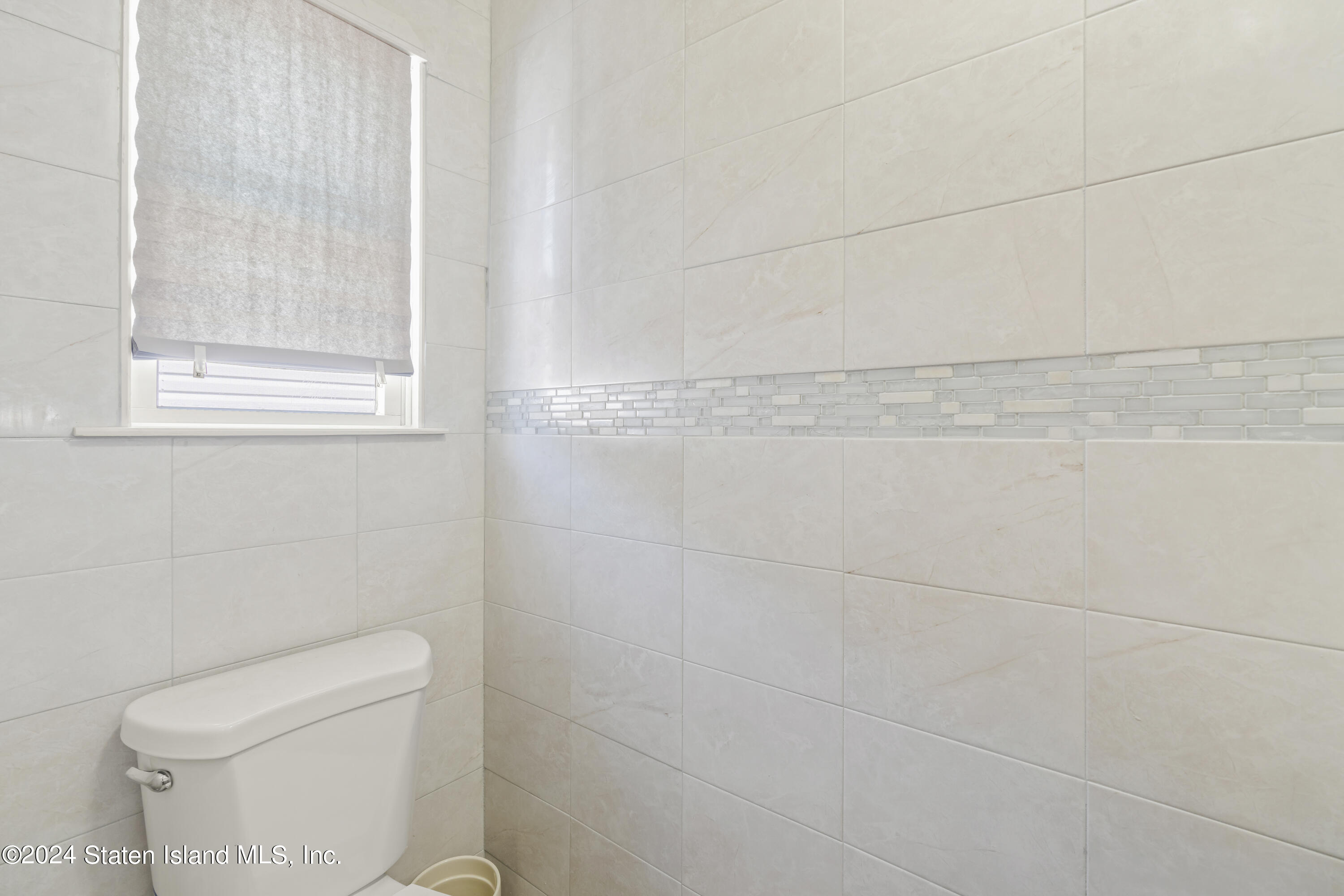 81 Birch Road Staten Island, NY 10303 - Photo 29 of 33 2nd Floor half bath 2