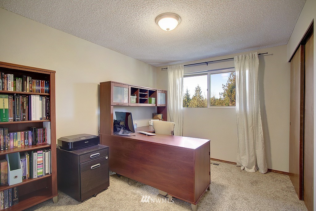 14909 Tiger Mountain Road Southeast Issaquah, WA 98027 - Photo 12 of 23 Gallery Image 12