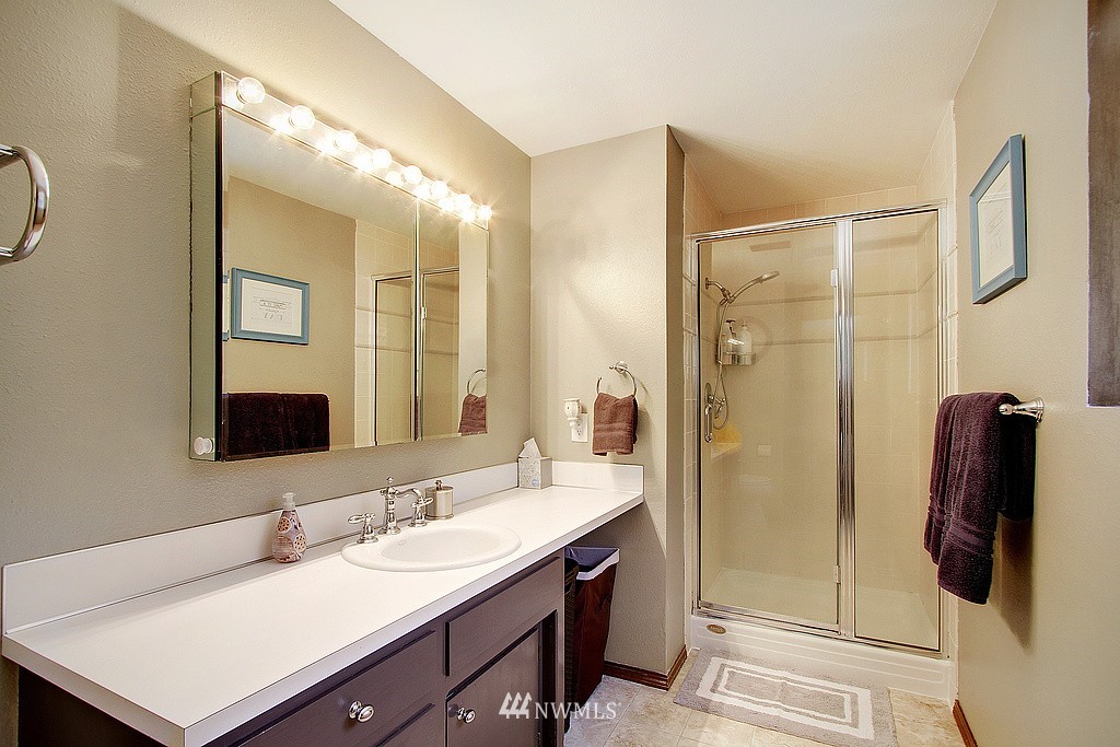14909 Tiger Mountain Road Southeast Issaquah, WA 98027 - Photo 14 of 23 Gallery Image 14