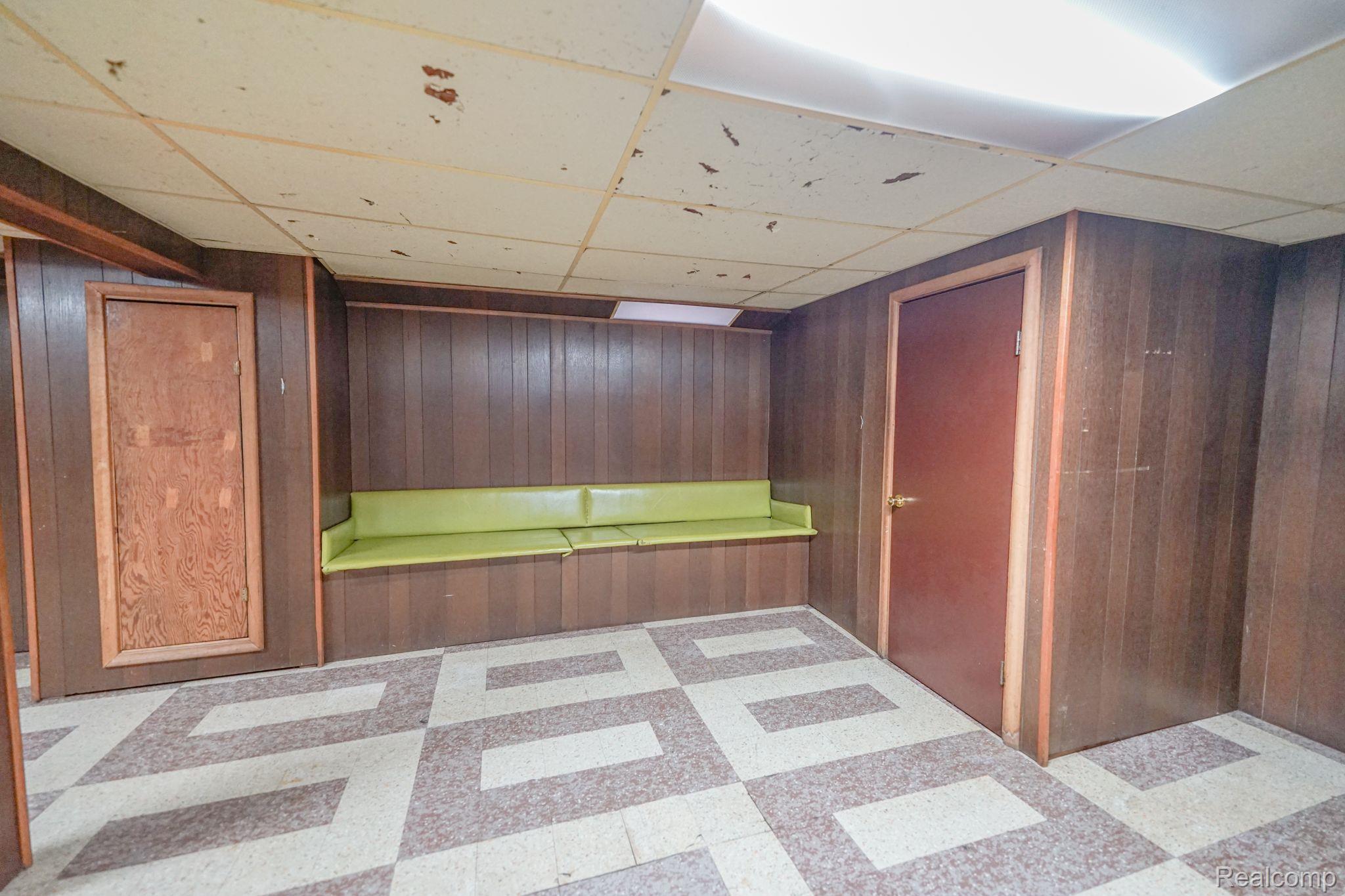 29289 Merrick Warren, MI 48092 - Photo 28 of 34 Gallery Image 28