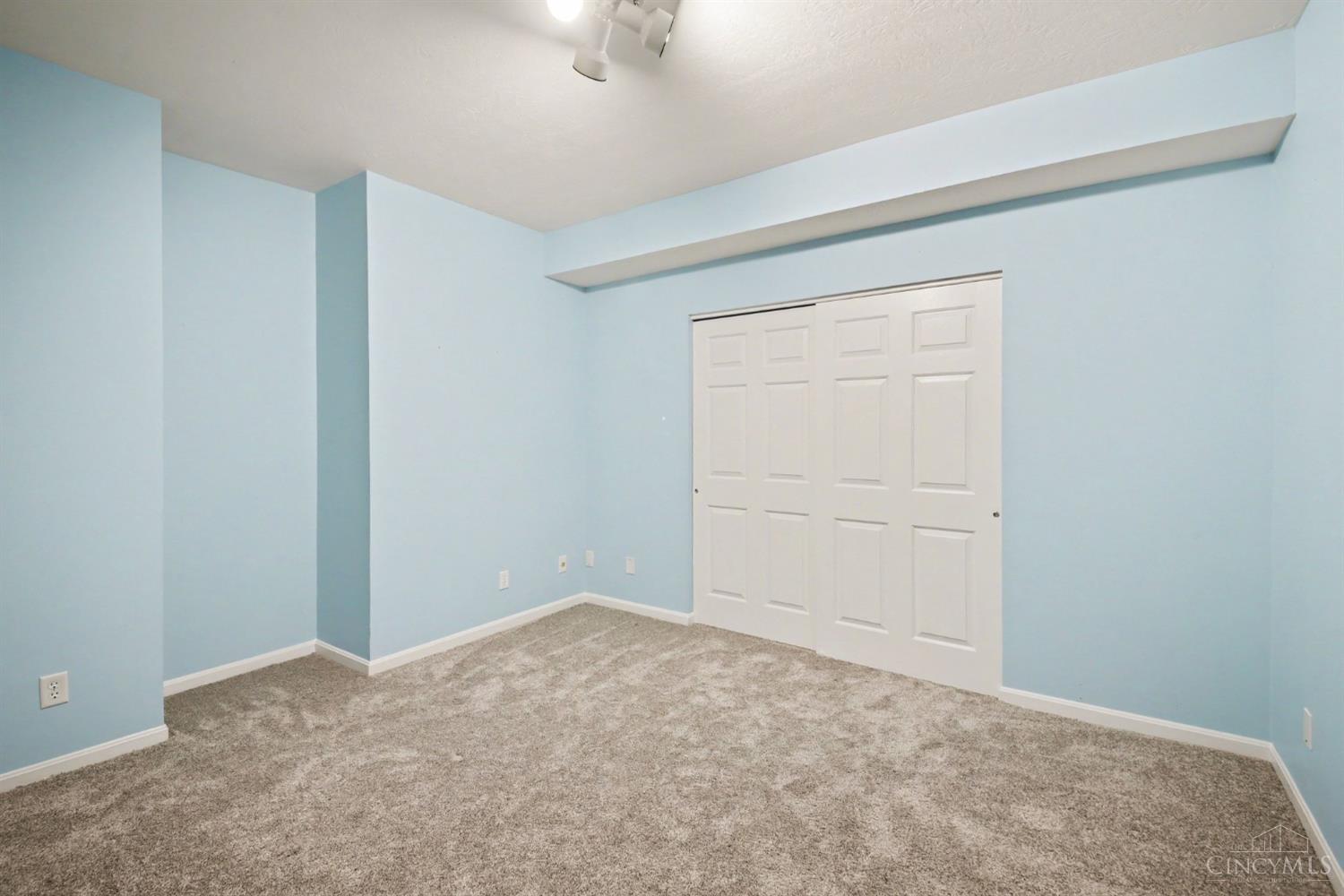 3623 Reemelin Road Cincinnati, OH 45211 - Photo 20 of 27