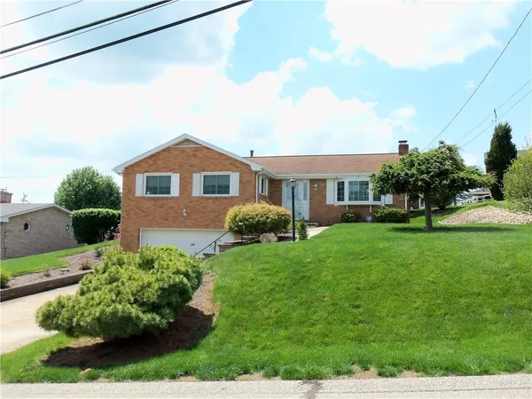 $249,900 | 640 Longvue Drive, Houston, PA 15342