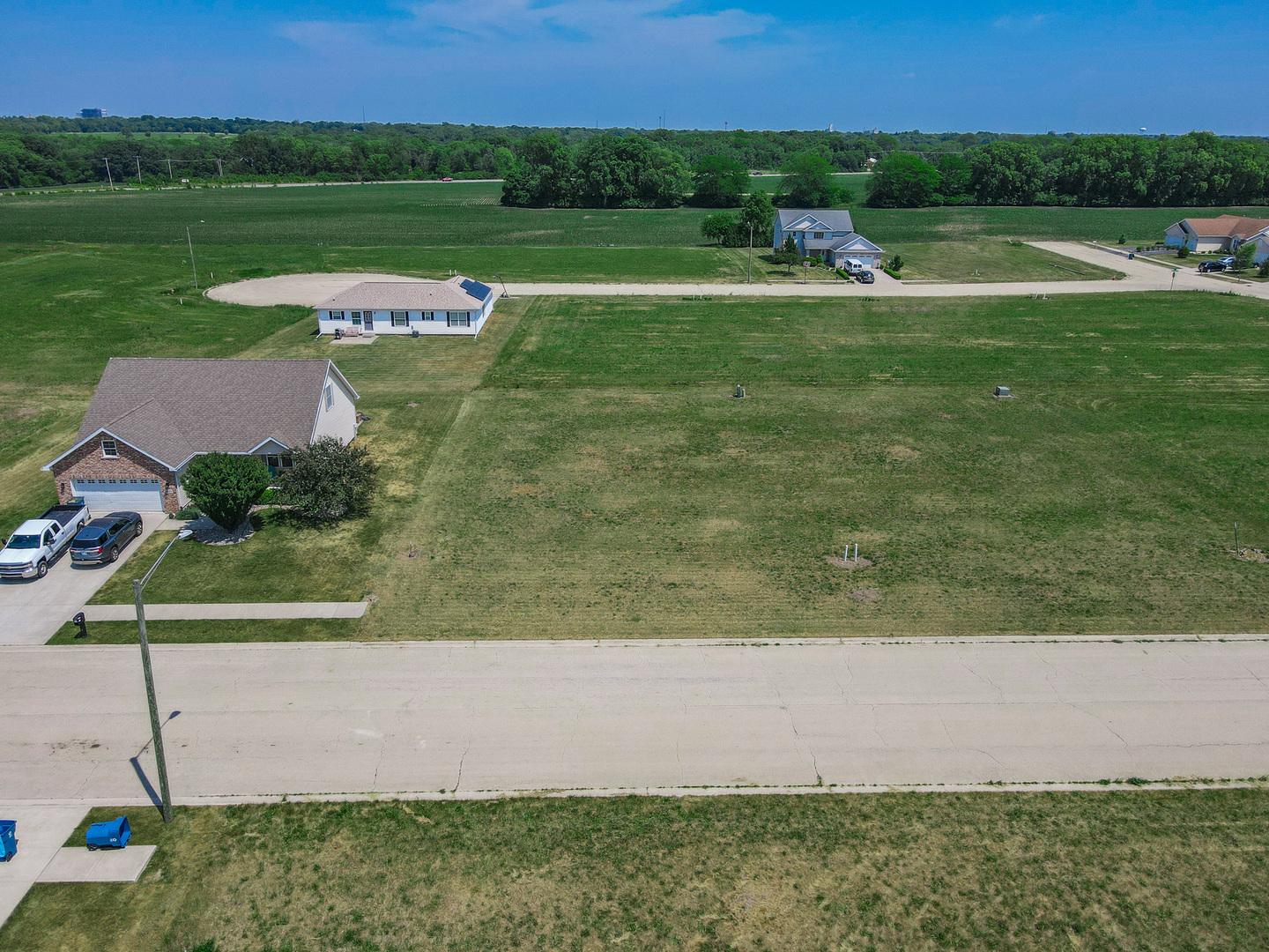 1408 Indian Trail Kankakee, IL 60901 - Photo 2 of 8 a view of outdoor space and yard