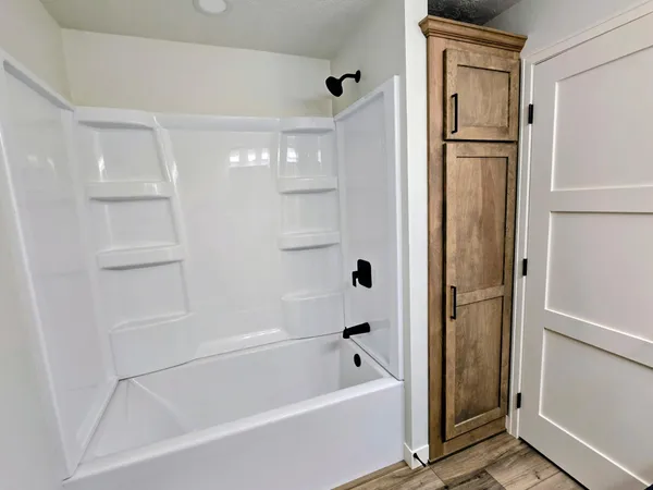 $375,000 | 406 8th Avenue Southwest, Pipestone, MN 56164