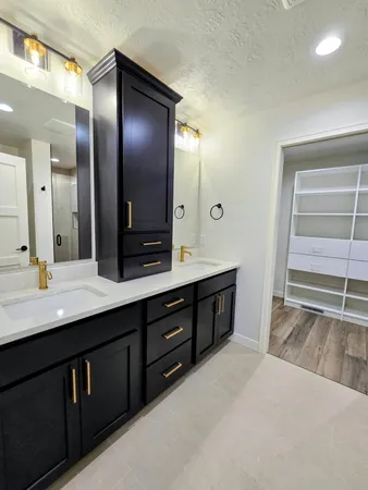 $375,000 | 406 8th Avenue Southwest, Pipestone, MN 56164