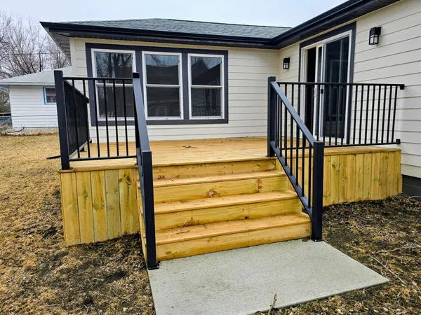 $375,000 | 406 8th Avenue Southwest, Pipestone, MN 56164