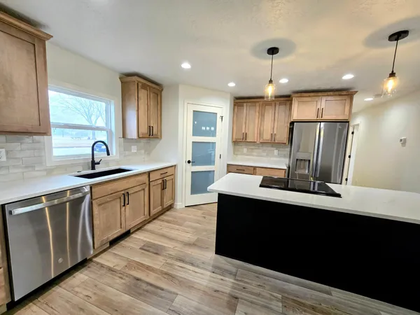 $375,000 | 406 8th Avenue Southwest, Pipestone, MN 56164