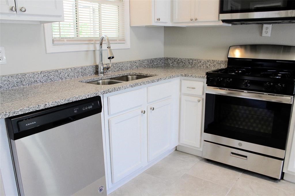 1604 Florida Street Baytown, TX 77520 - Photo 7 of 12