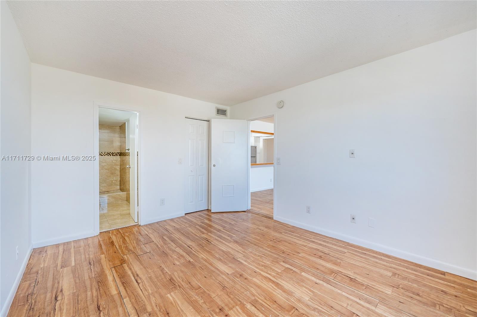 13499 Biscayne Boulevard, Unit 807 North Miami, FL 33181 - Photo 11 of 29