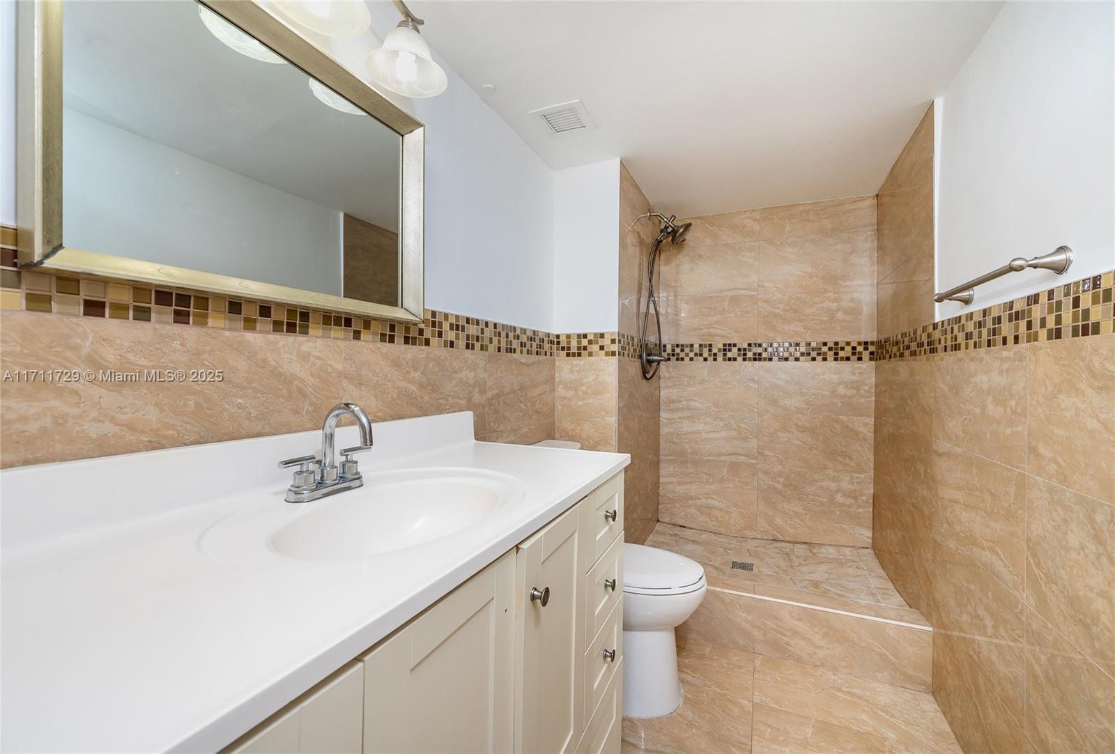 13499 Biscayne Boulevard, Unit 807 North Miami, FL 33181 - Photo 13 of 29