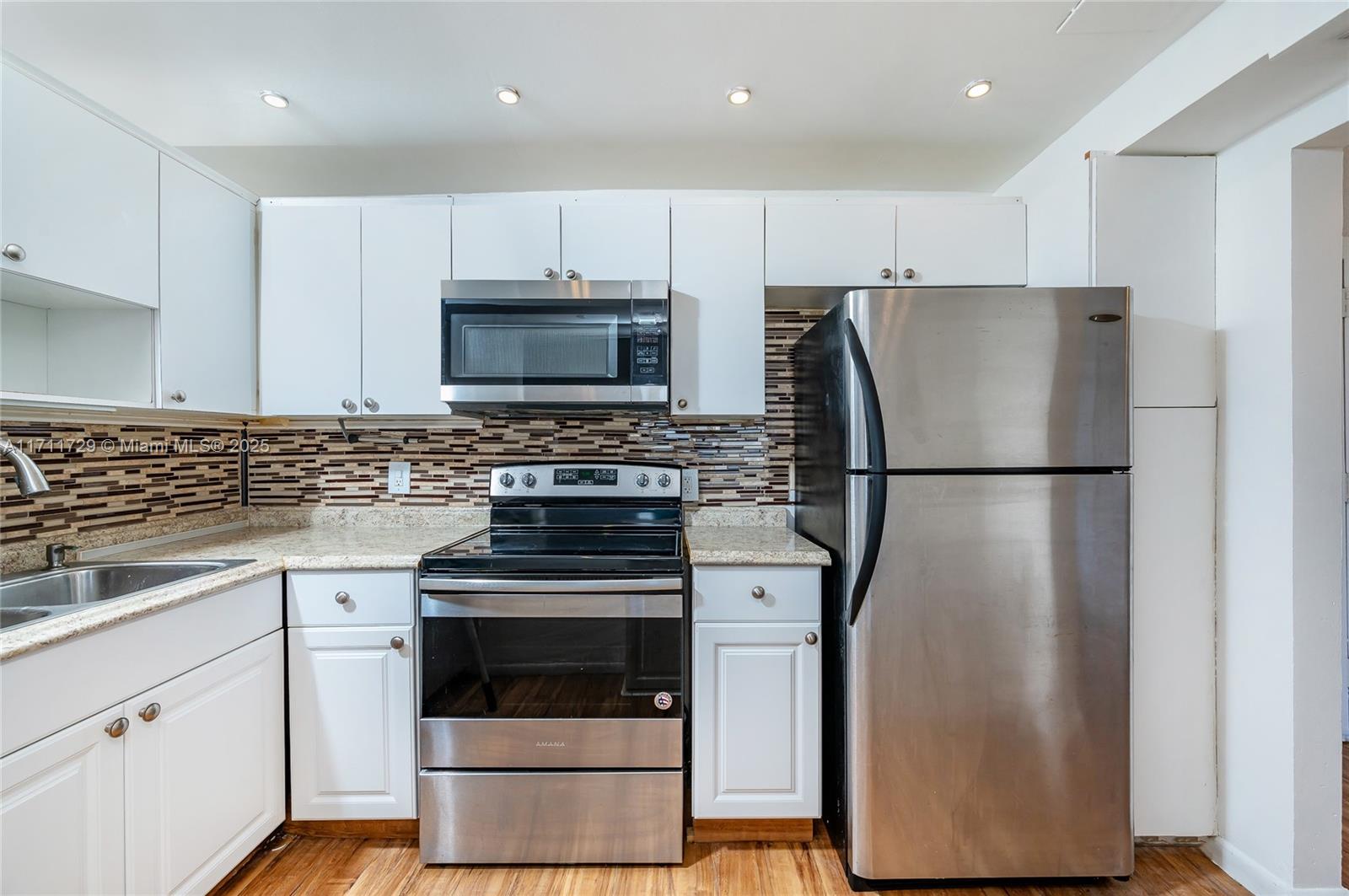 13499 Biscayne Boulevard, Unit 807 North Miami, FL 33181 - Photo 15 of 29