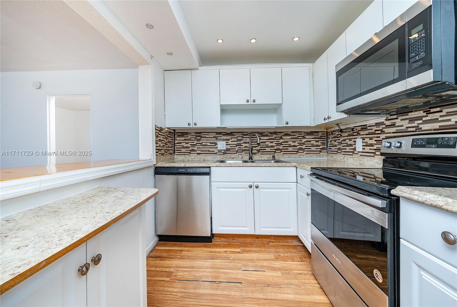 13499 Biscayne Boulevard, Unit 807 North Miami, FL 33181 - Photo 17 of 29