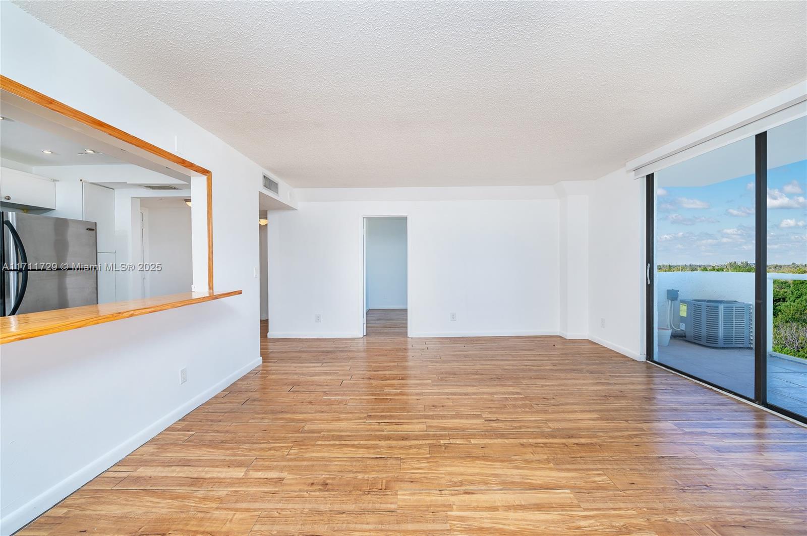 13499 Biscayne Boulevard, Unit 807 North Miami, FL 33181 - Photo 21 of 29