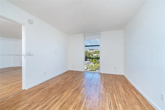 $1,900 | 13499 Biscayne Boulevard, Unit 807, North Miami, FL 33181